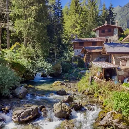 Elegance Mountain Attic With Sauna Ponte Di Legno Edolo